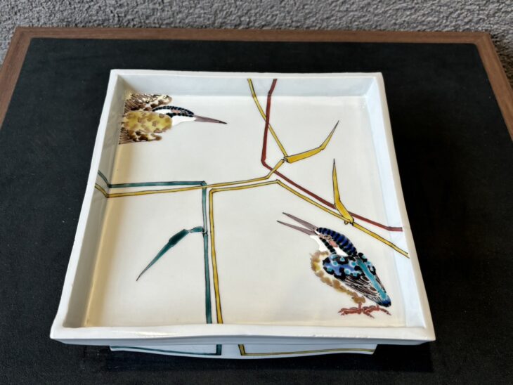 武腰潤 『色絵川蝉文 角台皿』 ｜骨董品買取 緑和堂