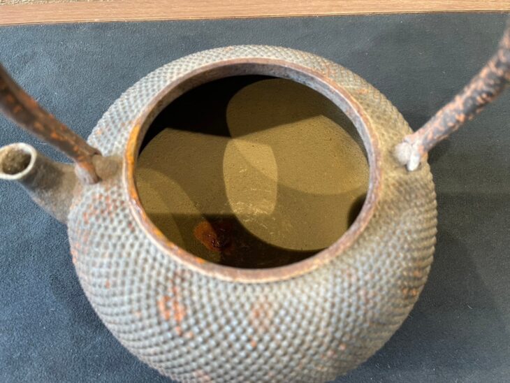 小泉仁左衛門『鉄瓶』 ｜骨董品買取 緑和堂