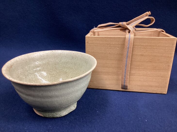 タイ・希少・骨董品】宋胡録（スンコロク）青磁 鎬紋 杯 ぐい呑み タイ