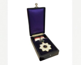 勲四等瑞宝章 勲八等瑞宝章 瑞宝単光章』 買取価格相場｜骨董品買取 緑和堂