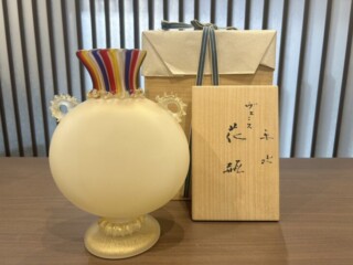 十三代 今泉 今右衛門 作 『色絵吹墨 唐花文 茶碗』 買取価格相場