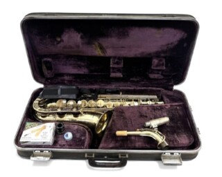 十三代 酒井田柿右衛門 作『染錦柿文皿』 ｜骨董品買取 緑和堂