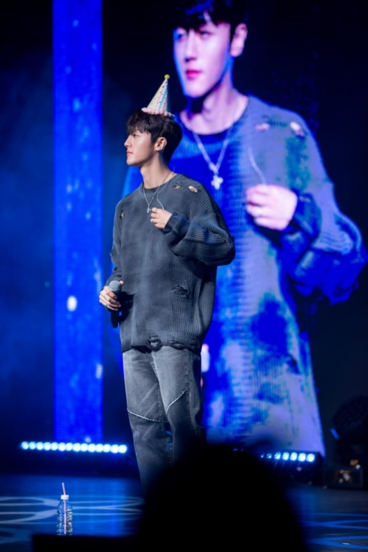 SF9」ヨンビン、幸せいっぱいの初単独ファンミーティング盛況…自作曲に