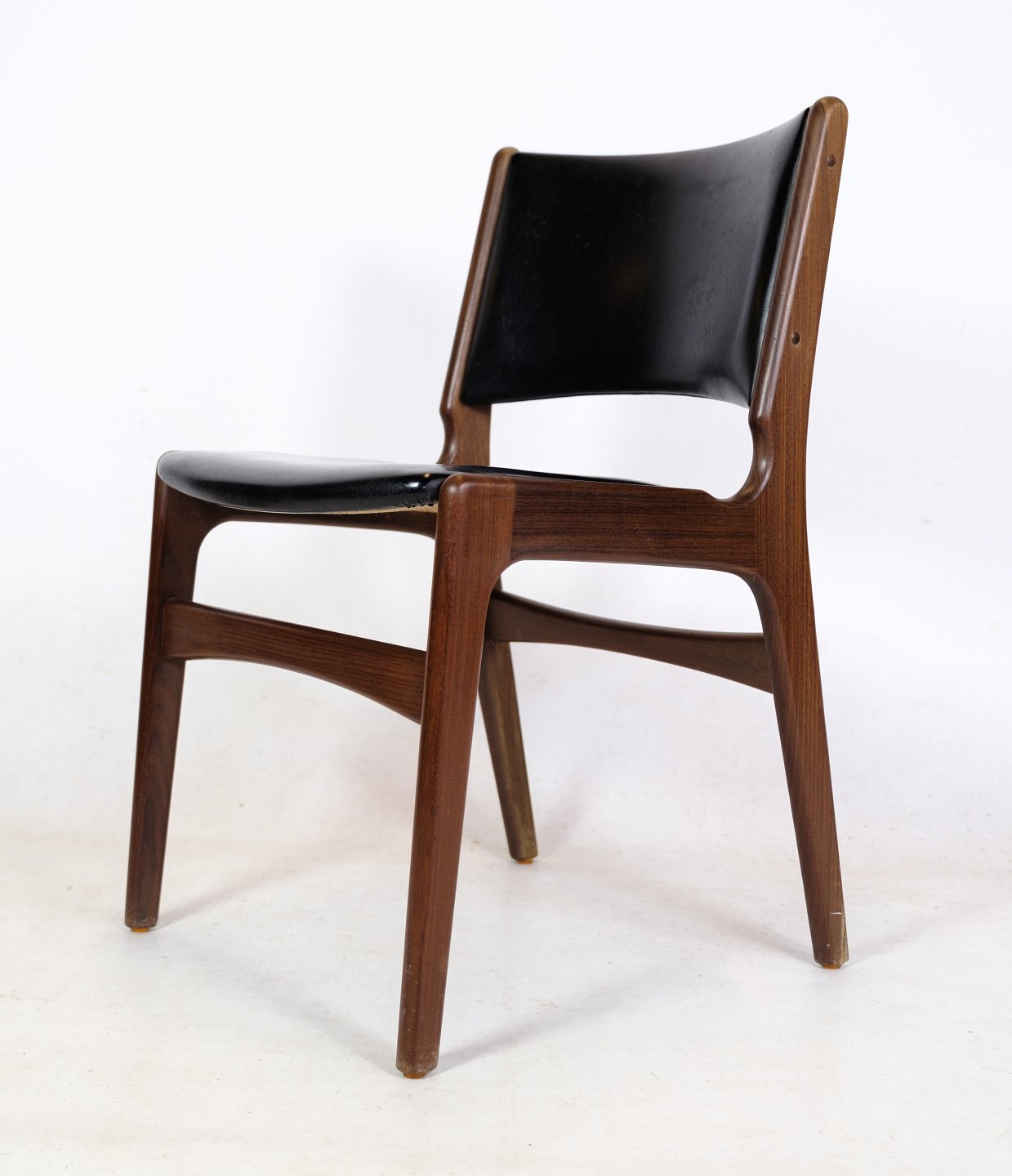 WorldAntique.net - Set of 2 chairs - Erik Buch - Model 89