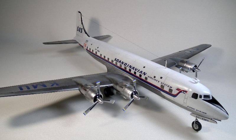 ダグラスDC-6B スカンジナビア航空機 (エレール 1/72)