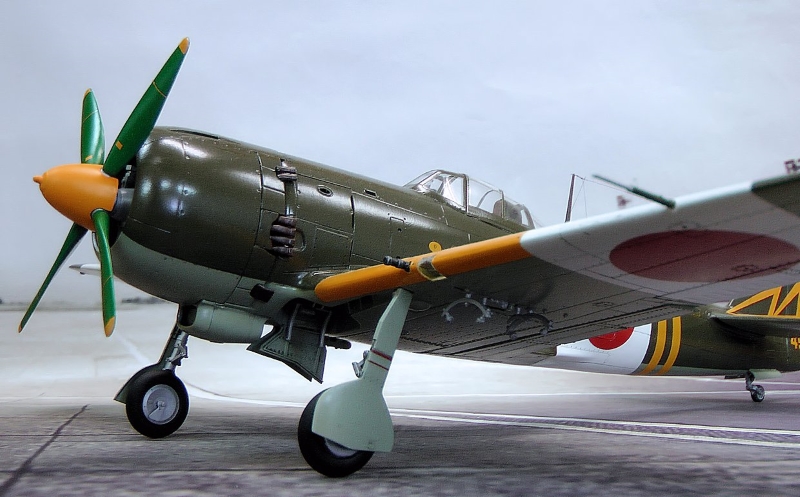 日本陸軍 キ84 四式戦闘機 疾風(ハセガワ 1/32)＜ 飛行機プラモデル