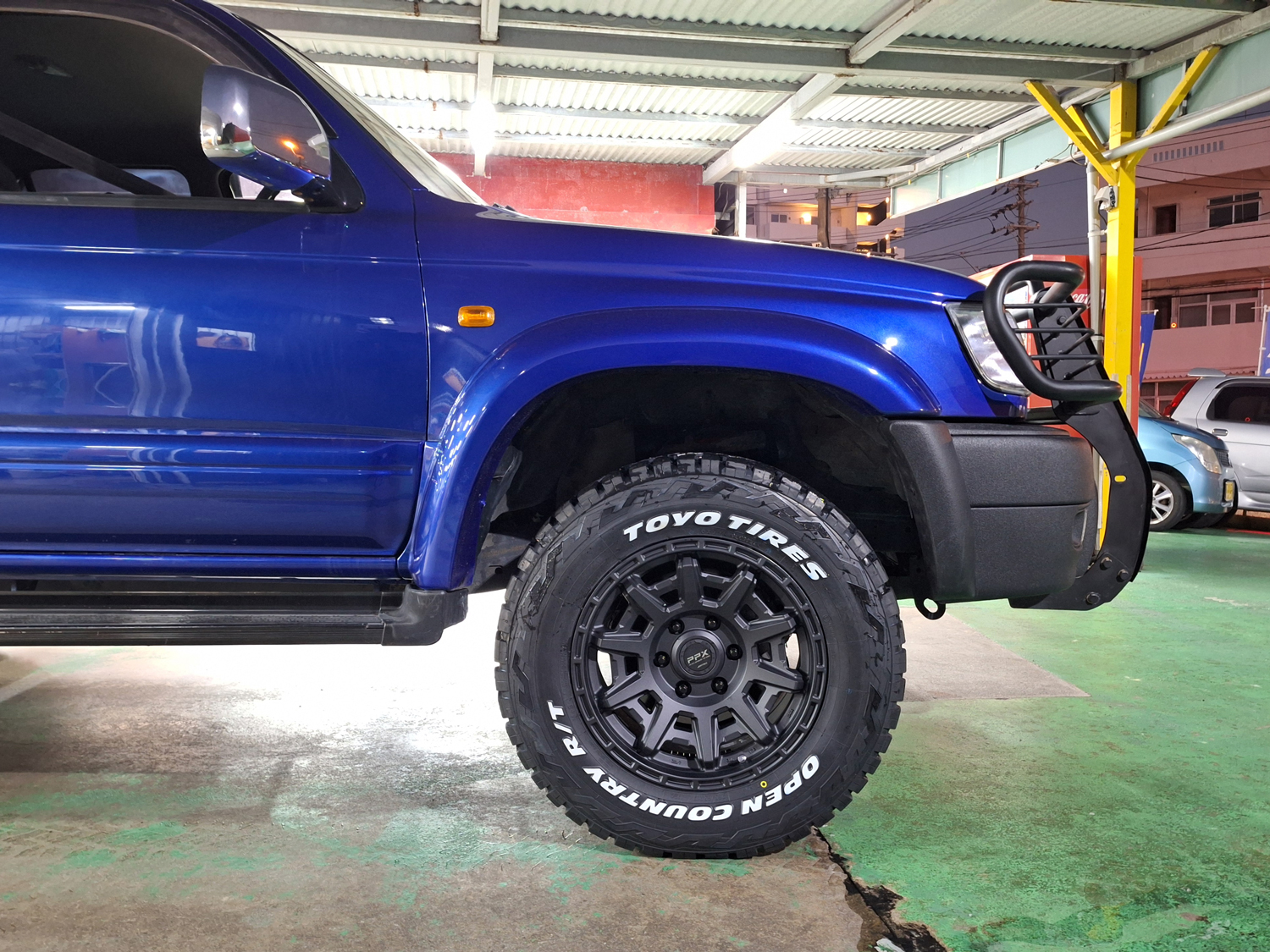 トヨタ ハイラックスサーフ PPX D10X 17×8J TOYO OPEN COUNTRY R/T 265