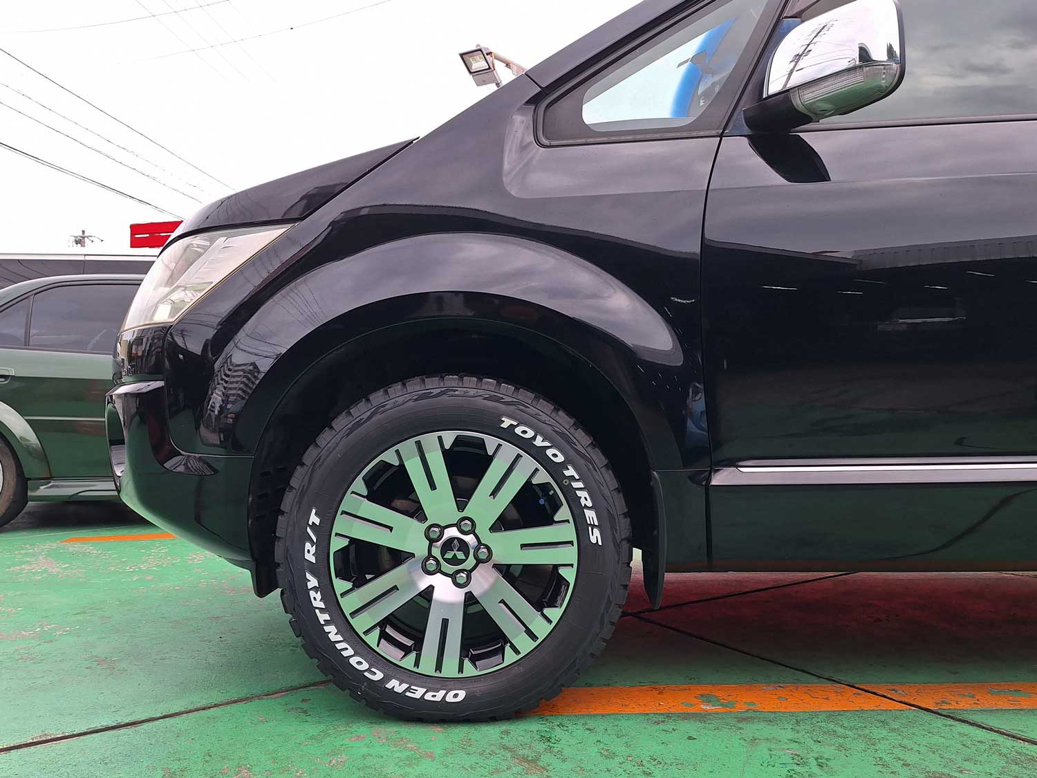 三菱 デリカD:5 デリカD5純正アルミホイール 18×7J OPEN COUNTRY R/T