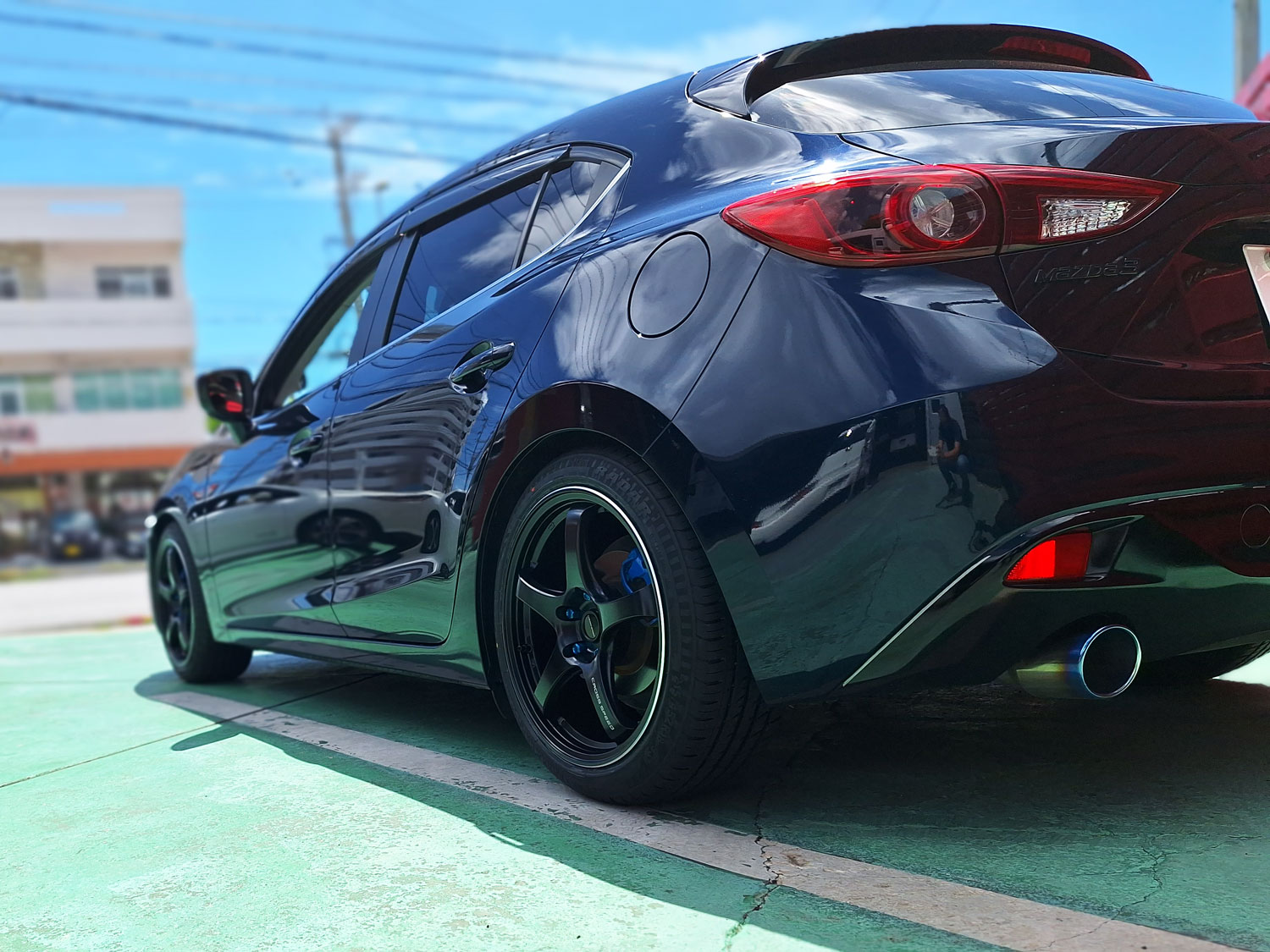 マツダ3 CROSS SPEED CR5 18×8.5J RADAR 215/45R18｜ホイール・タイヤ