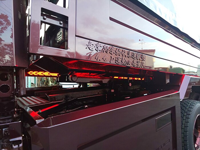 マーカーレール製作 三菱大型ダンプ【株式会社KAWASHIMA様