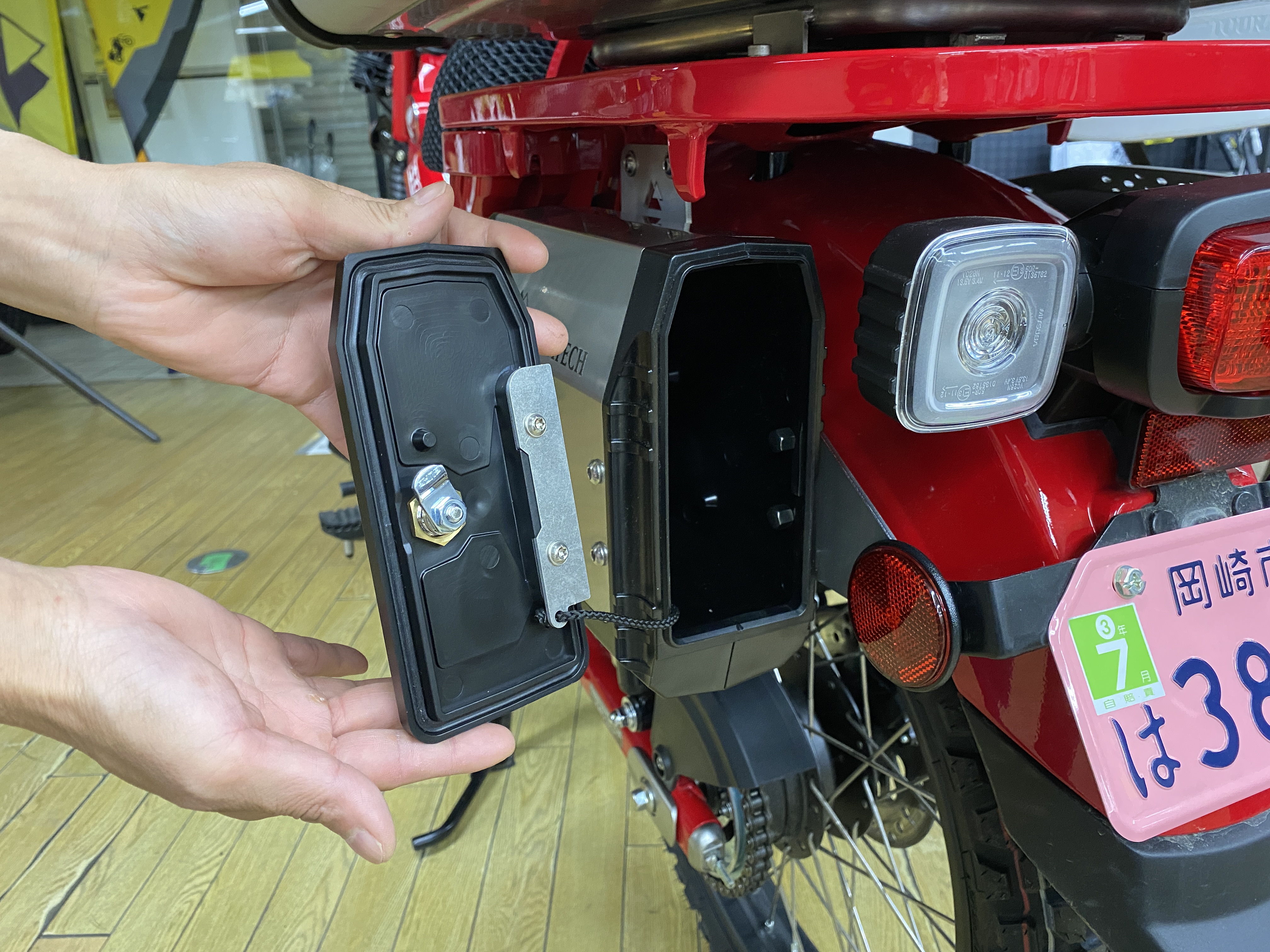 CT125ハンターカブ用ツールボックスJA55(JA65)