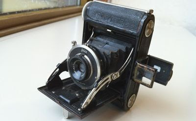 写真で語る時代の証人、クラシックカメラ「ベビーパール」 | 総合交流