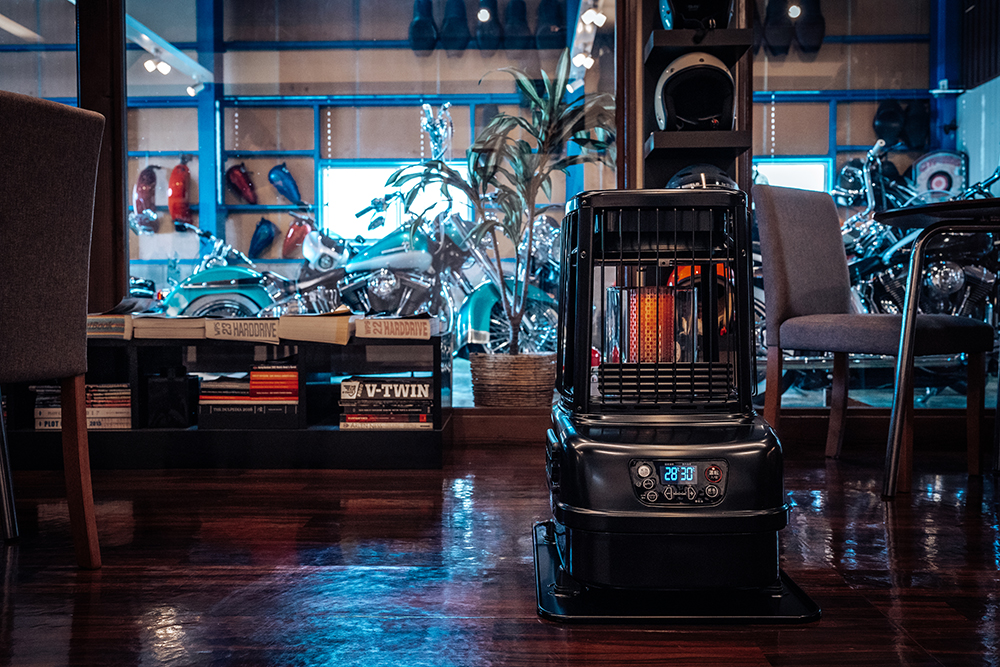 大型石油ストーブ『POWER HEAT』を新発売。 | トヨトミーツ | トヨトミ