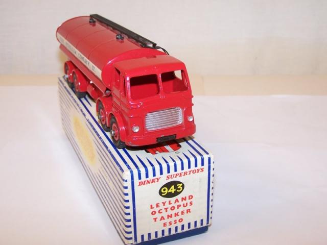 Dinky 943, Leyland Octopus Tanker - Free Price Guide & Review