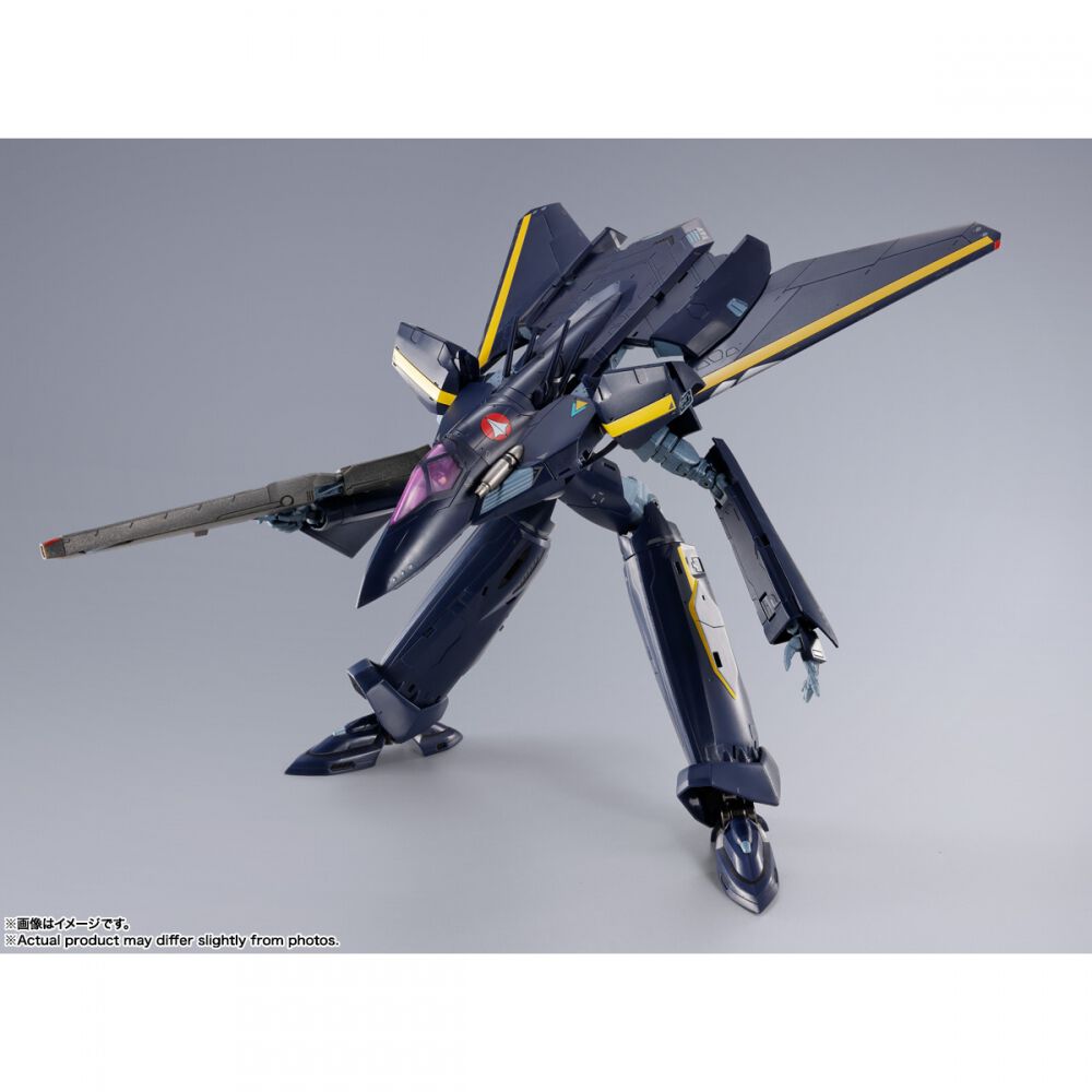 予約受付商品】DX超合金 VF-17S ナイトメアステルスバルキリー