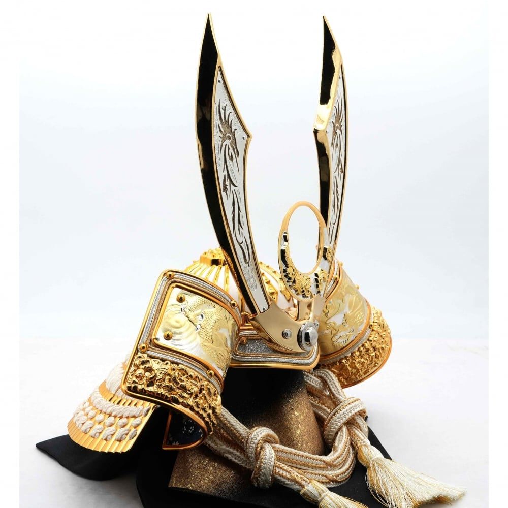 五月人形】兜飾り 収納飾り「金彩松鷹青黒ぼかし会津塗」 (536612