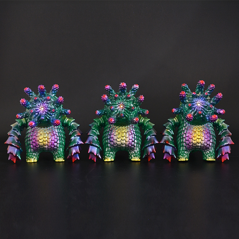 ソフビ製ユーフォルビア人 (Green × Poison purple) | 多肉植物・特別