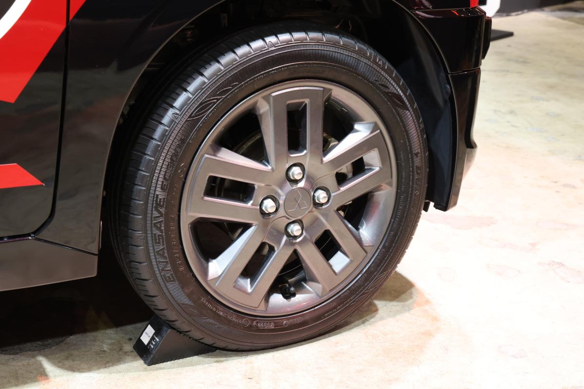 デリカミニ トミカ 55周年記念仕様詳細情報|三菱自動車工業