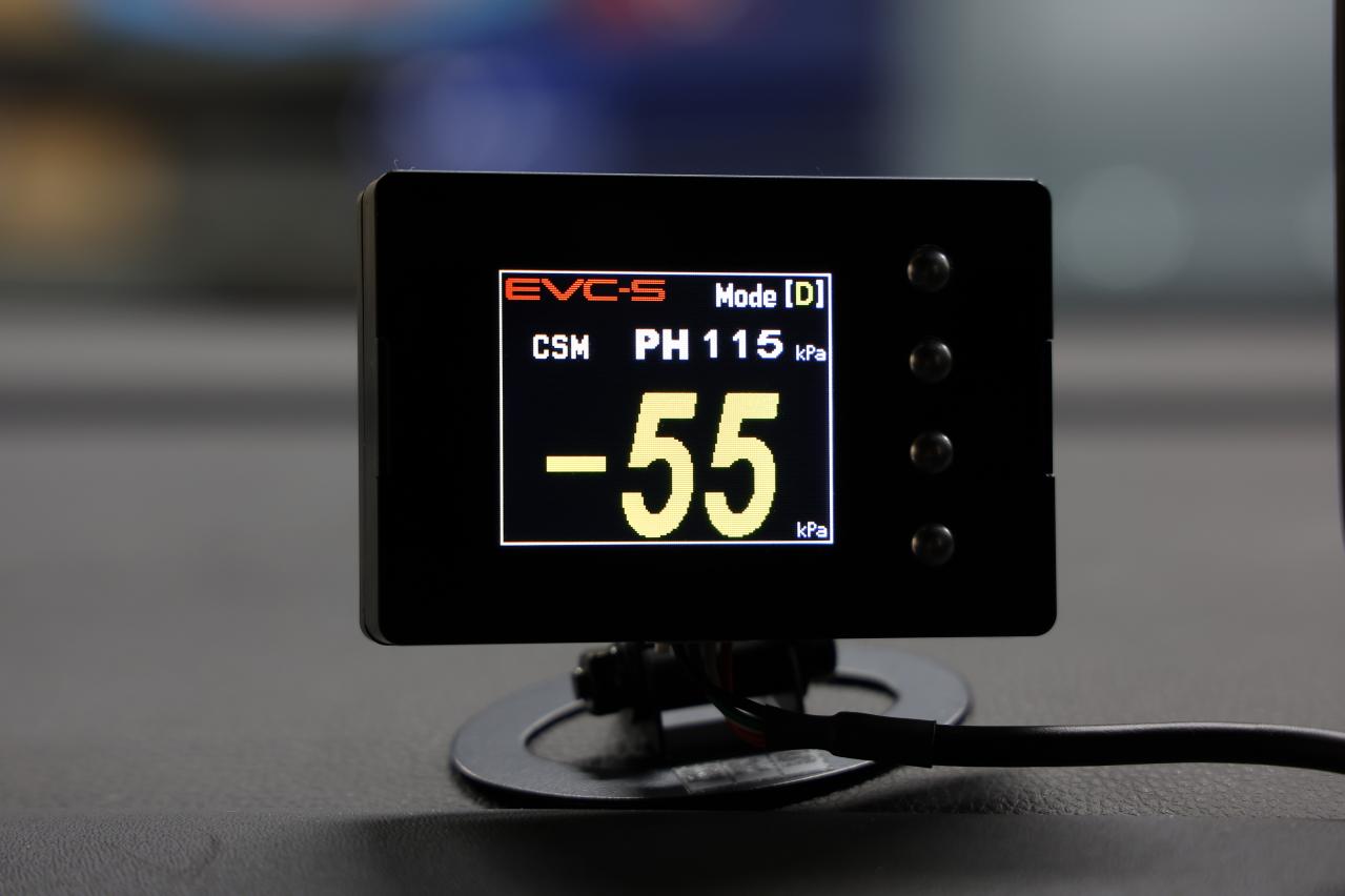 ブーストコントローラーの定番「HKSのEVC-S」が15年ぶりのリニューアル