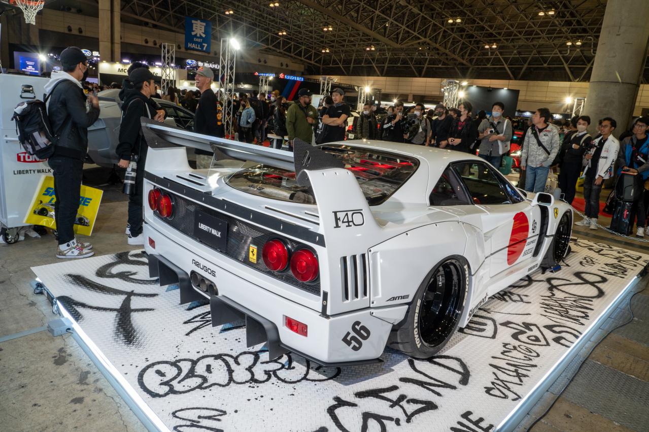 億超えマシンもフェンダーぶった斬り！リバティーウォークはF40とFD3S