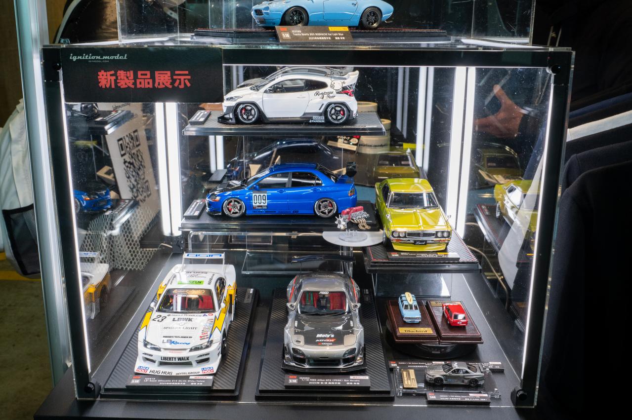 ブサロクフルオプション 谷口信輝選手のAE85風ボディ付き 谷口信輝選手の「