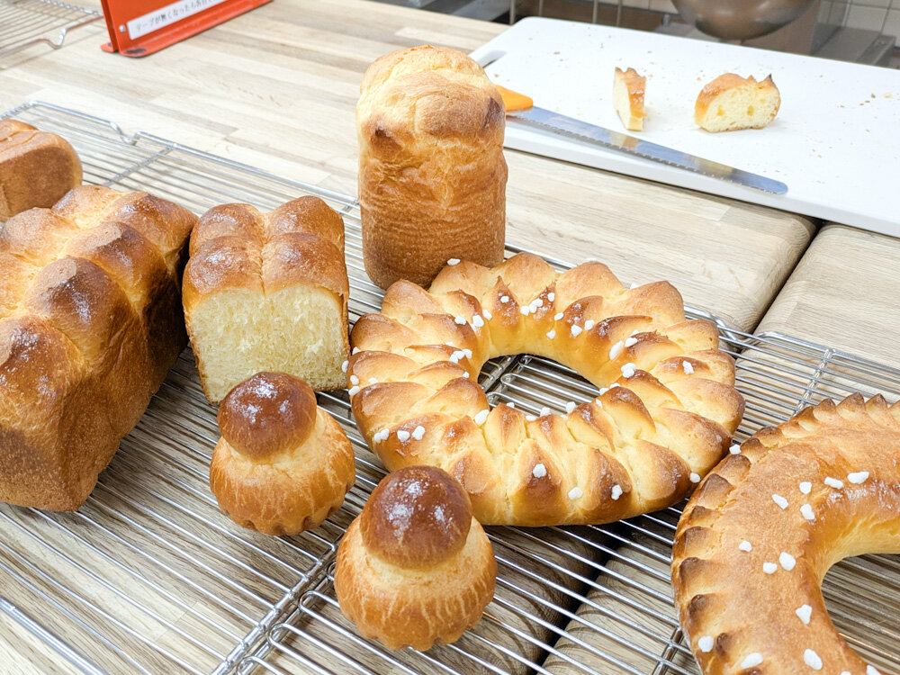 フランスの代表的なパンの一つ「Brioche ブリオッシュ」とは｜東京製菓