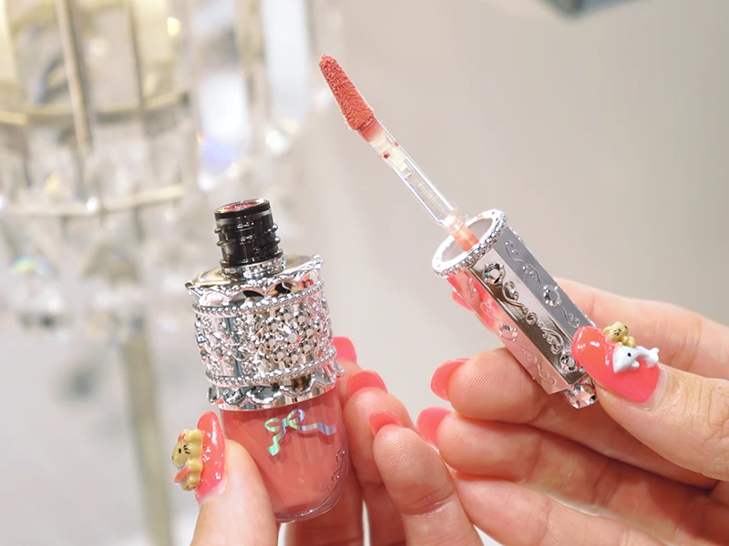 新作コスメ】〈JILL STUART(ジルスチュアート)〉のホリデー