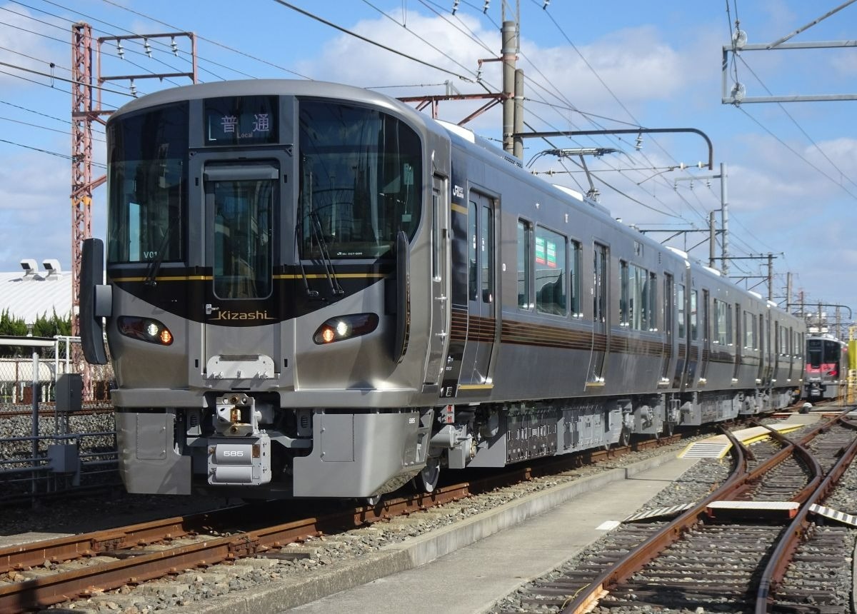 JR西日本 227系「Kizashi」を報道公開 など 【今週の交通