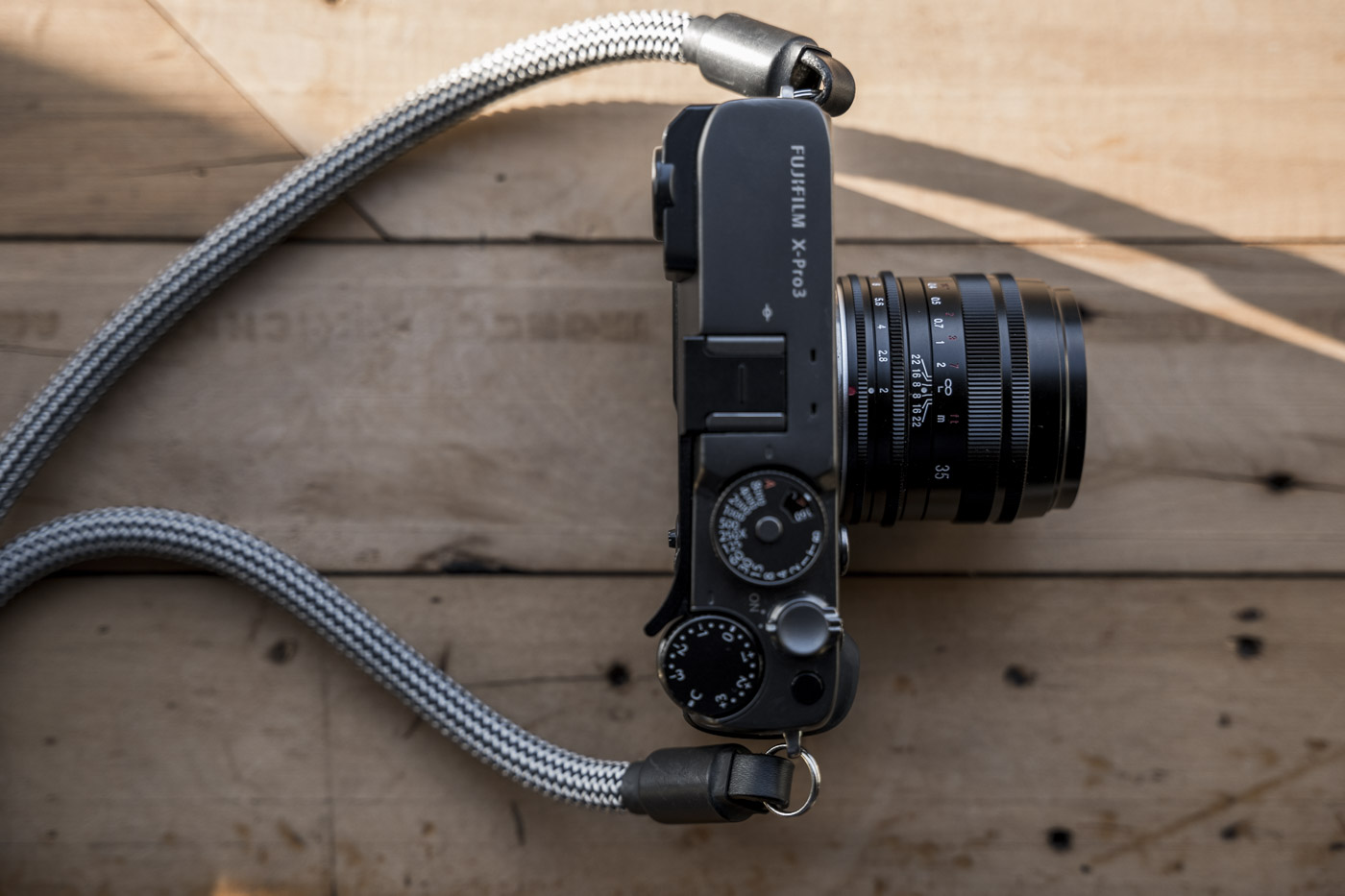 雑誌『写真』vol.3「スペル／SPELL」連動：フォクトレンダーMACRO APO