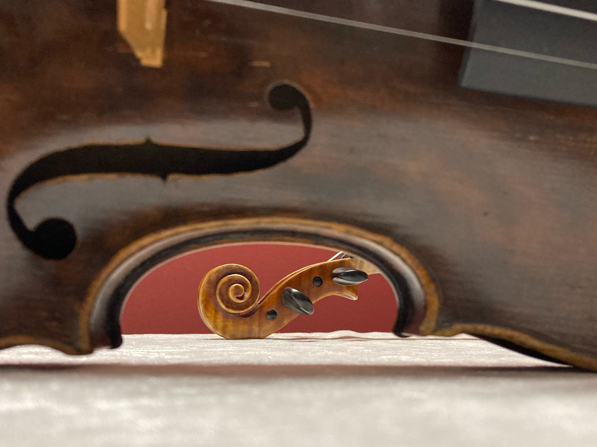 弦楽器専門店・輸入・卸売業者 株式会社タツノヤ商会