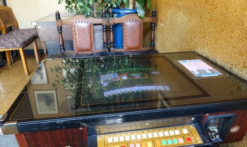 喫茶店ペントハウス】昭和の匂いがプンプンする「麻雀ゲーム」が