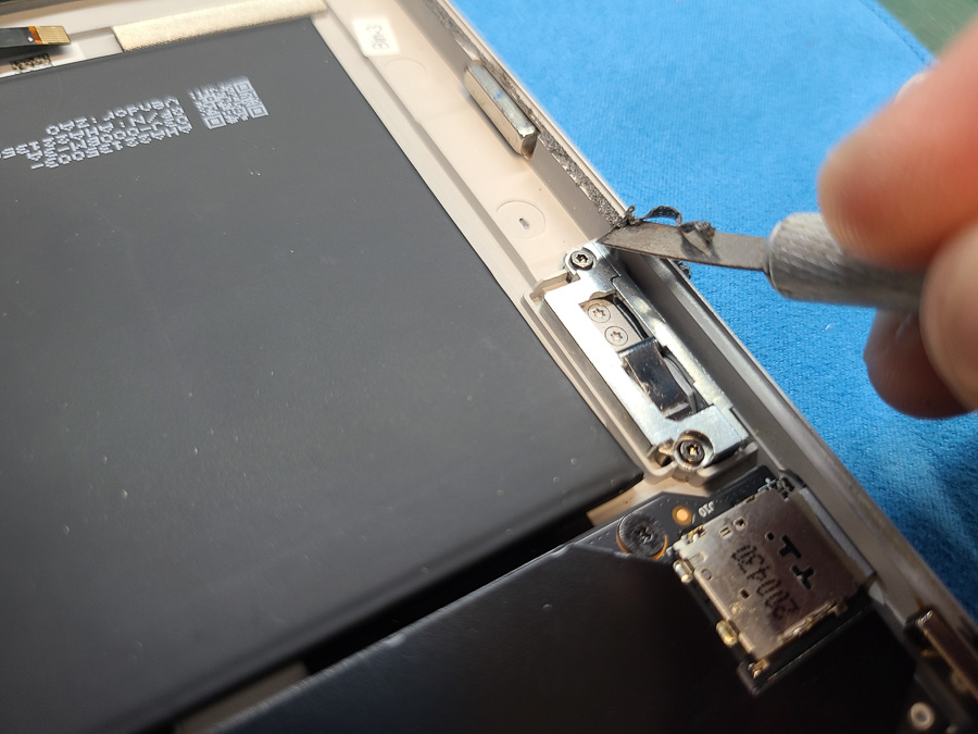 Surface Go2 液晶が割れて画面が映らない【即日画面交換修理