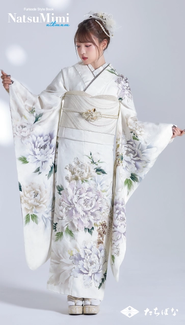 MINAMIちゃん着用“NatsuMimi”の振袖-白|ハタチ記念の新作振袖ご紹介 NAT-
