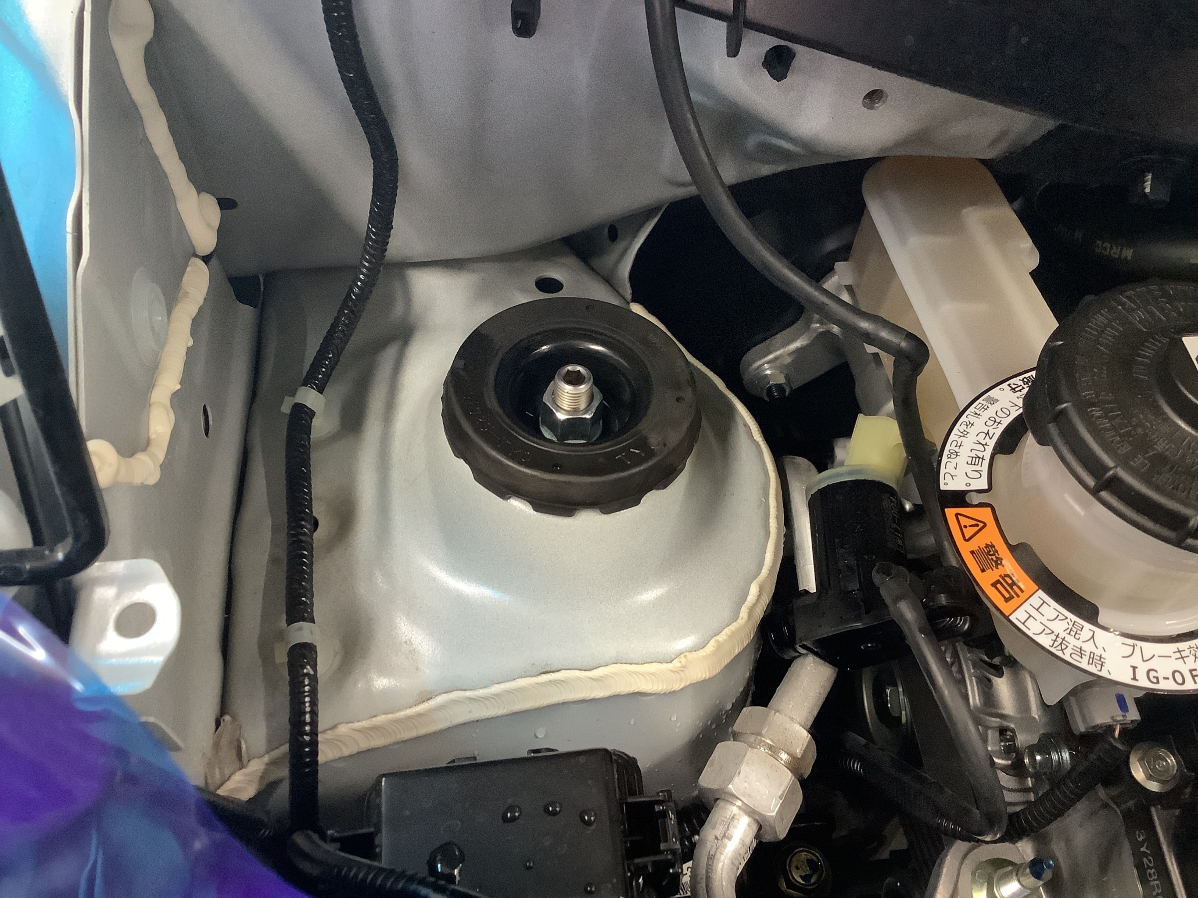 ホンダJF5型N-BOXカスタム ターボ、車高調のお取り付け＆アライメント