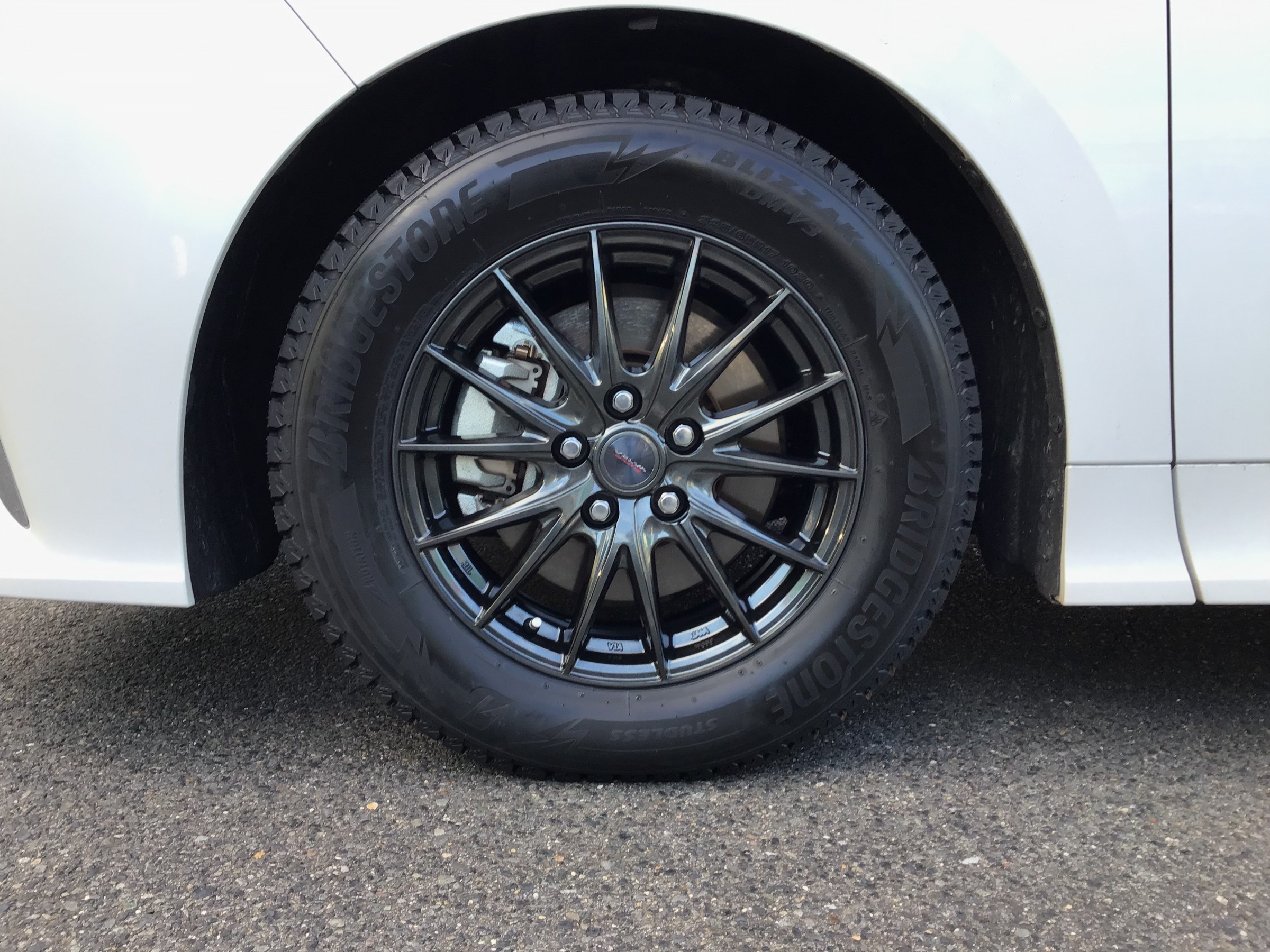 トヨタ・40系アルファード】スタッドレスタイヤホイールセットご装着