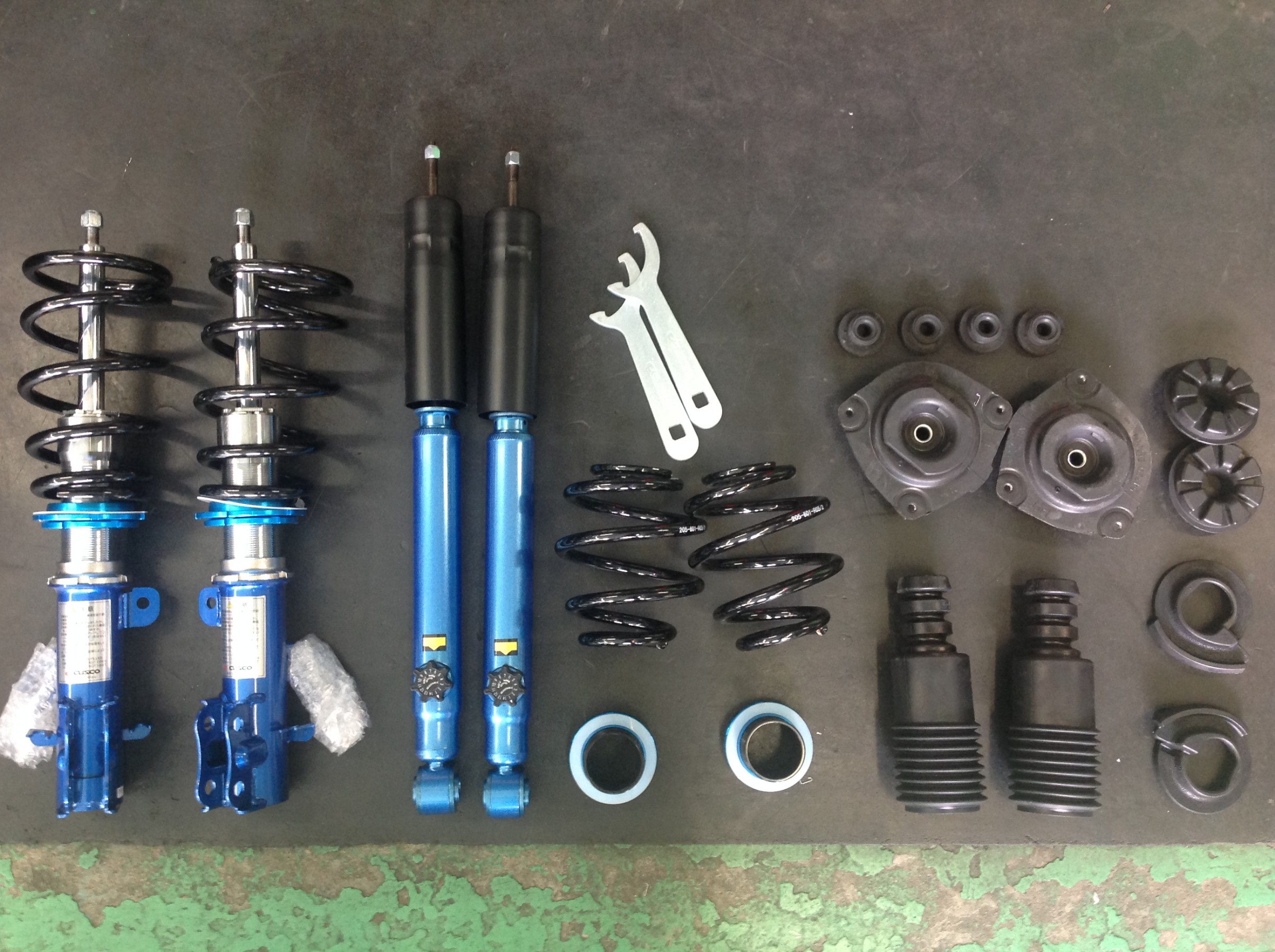 マーチ12SR」をもっと楽しく！車高調取付「クスコ ストリート