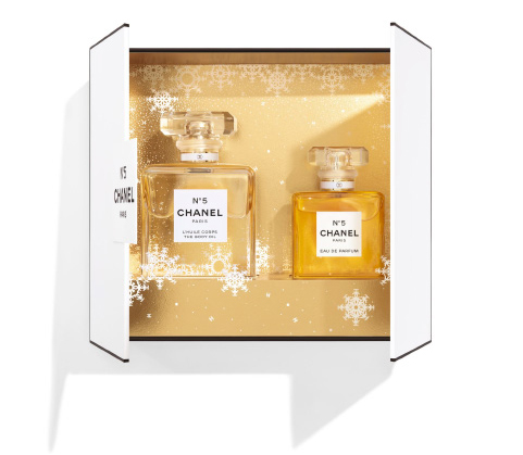 シャネル〉アイコニックな香りで紡ぐ ホリデーの特別な出会い