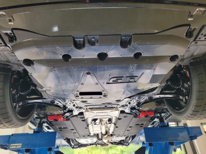 GRヤリス用GRコールドエアインテークダクト＆GRクーリングエンジン