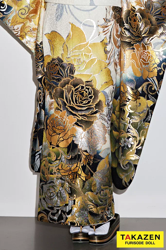 モード系 白/黒/ゴールド(金色) バラ柄 柄多め 華やか モード 派手