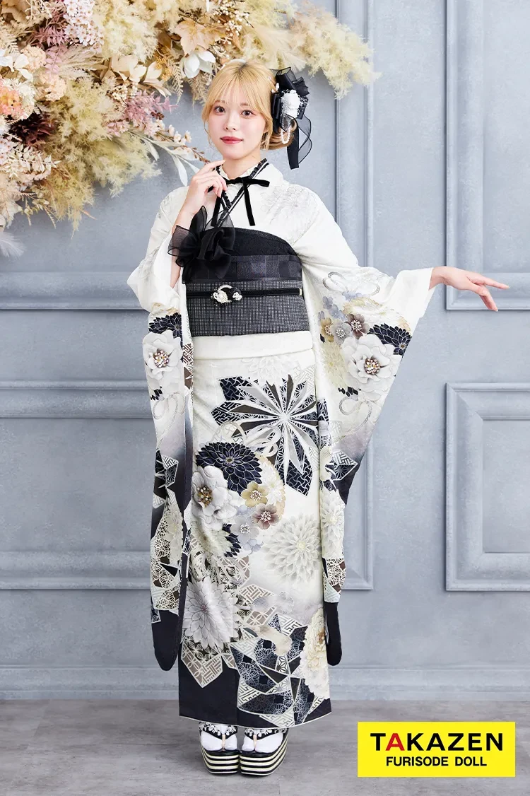 安くてお得！九重×中村里砂ブランド振袖 白/黒/モノトーン おしゃれ