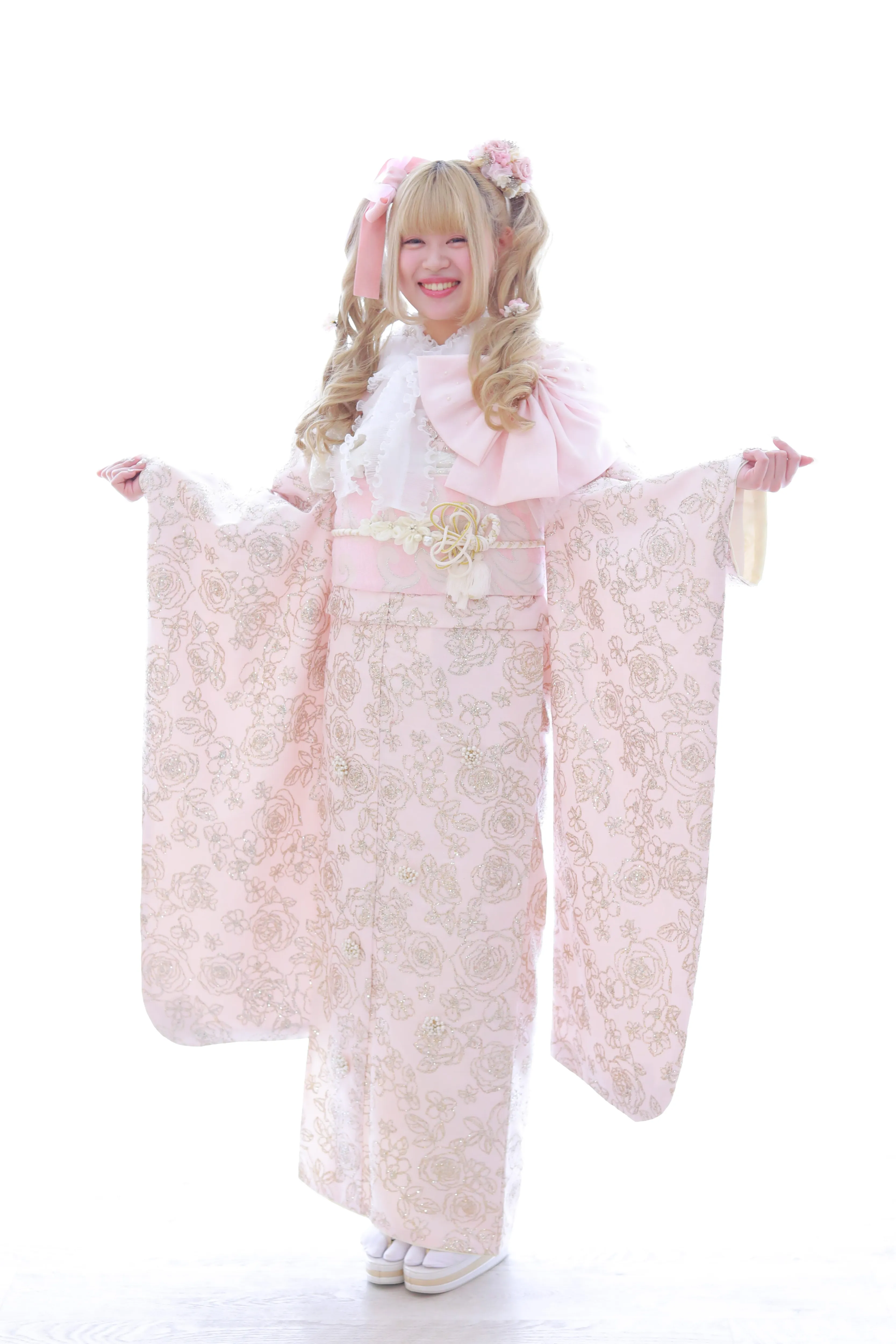 みりちゃん｜成人式振袖前撮りなら【TAKAZEN】