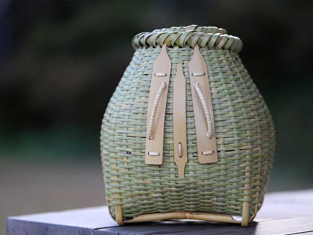 アルピニスト？古い背負い籠と力竹 - 竹虎四代目がゆく！