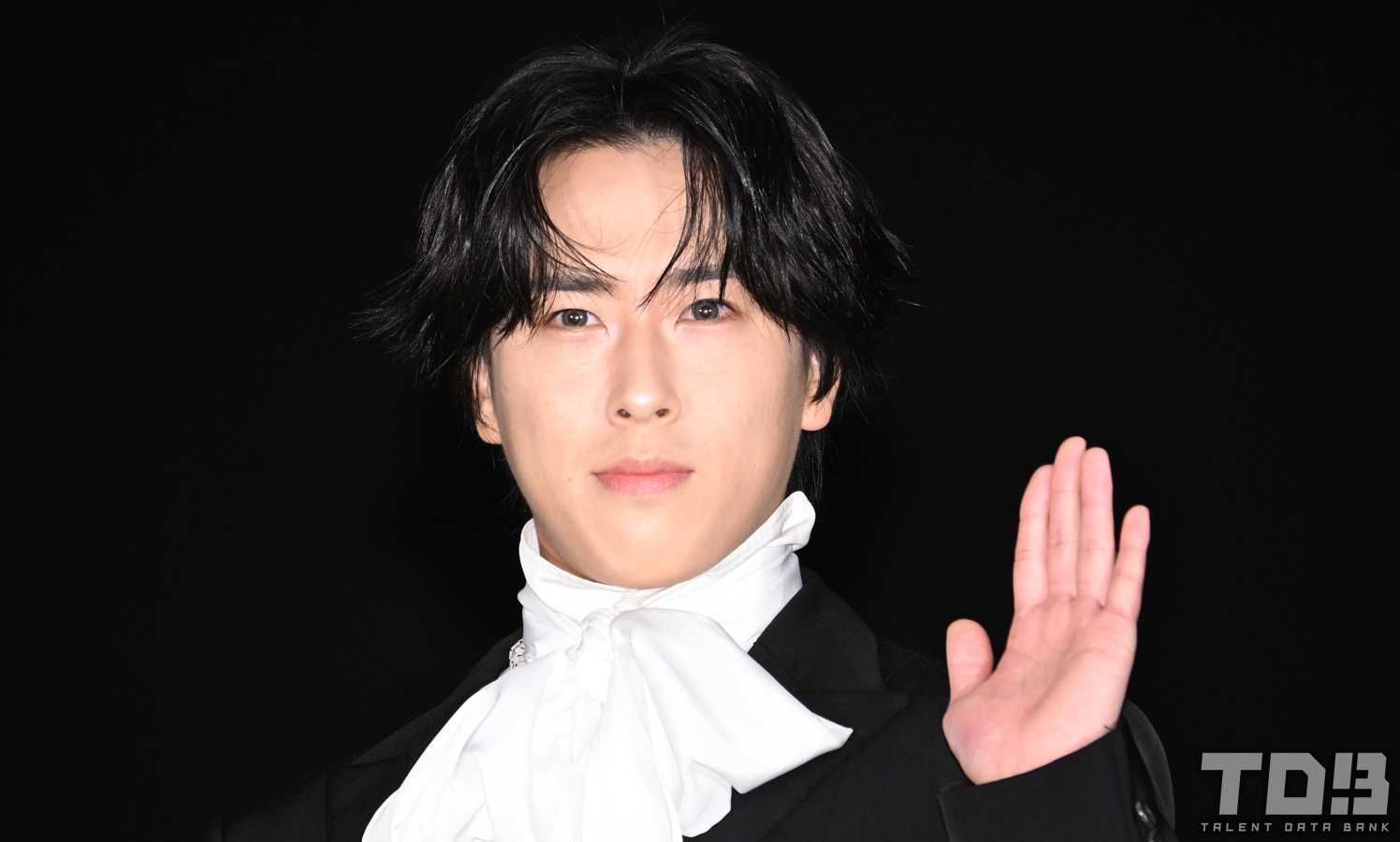 Snow Man・宮舘涼太、マイクトラブルに紳士な対応を見せるも“怪異”演出