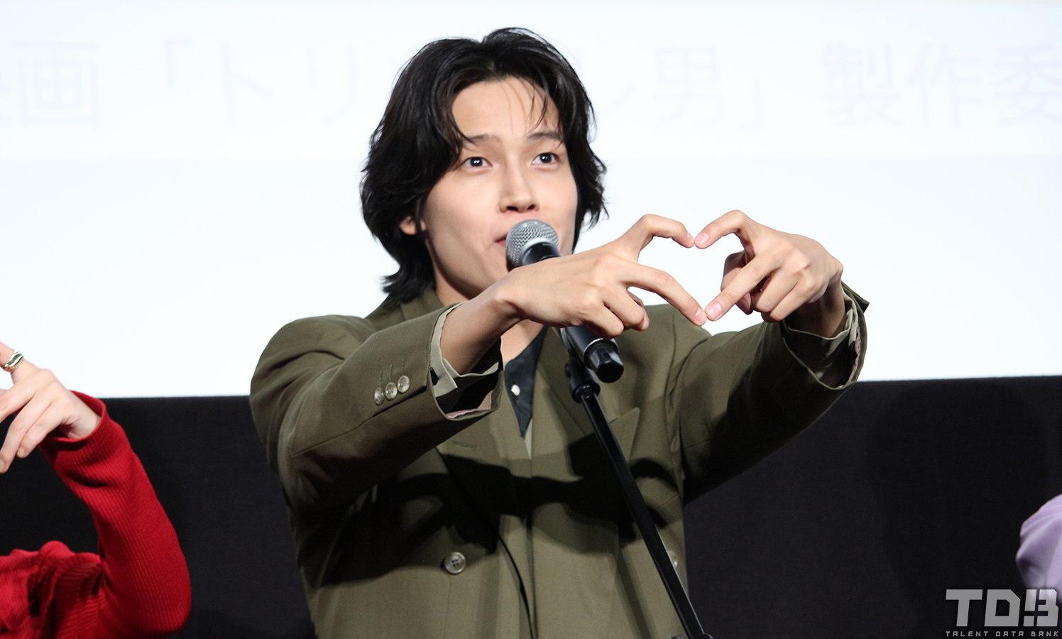 Aぇ! group佐野晶哉、劇中歌のオリジナルダンスをレクチャー＆生歌唱