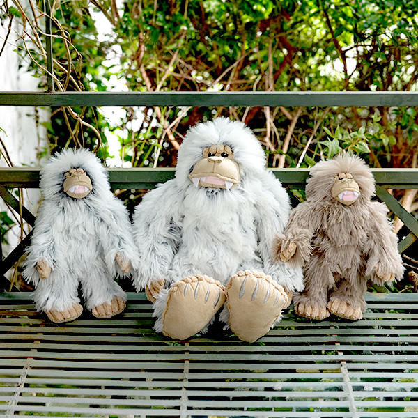 季節のオモチャ】イエティやビッグフットのUMAぬいぐるみ＆知育トイ