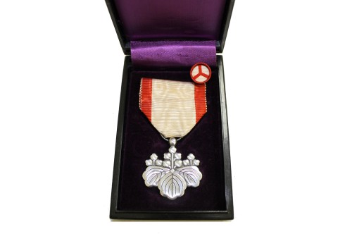 勲八等白色桐葉章 勲章｜玉や質店