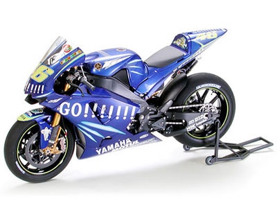 タミヤ 1/12 オートバイシリーズ ヤマハ YZR-M1'04 No.46/No.17 | タミヤ