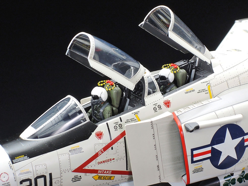 Tamiya Mcdonnell F-4 J Phantom Ii / Tamiya USA