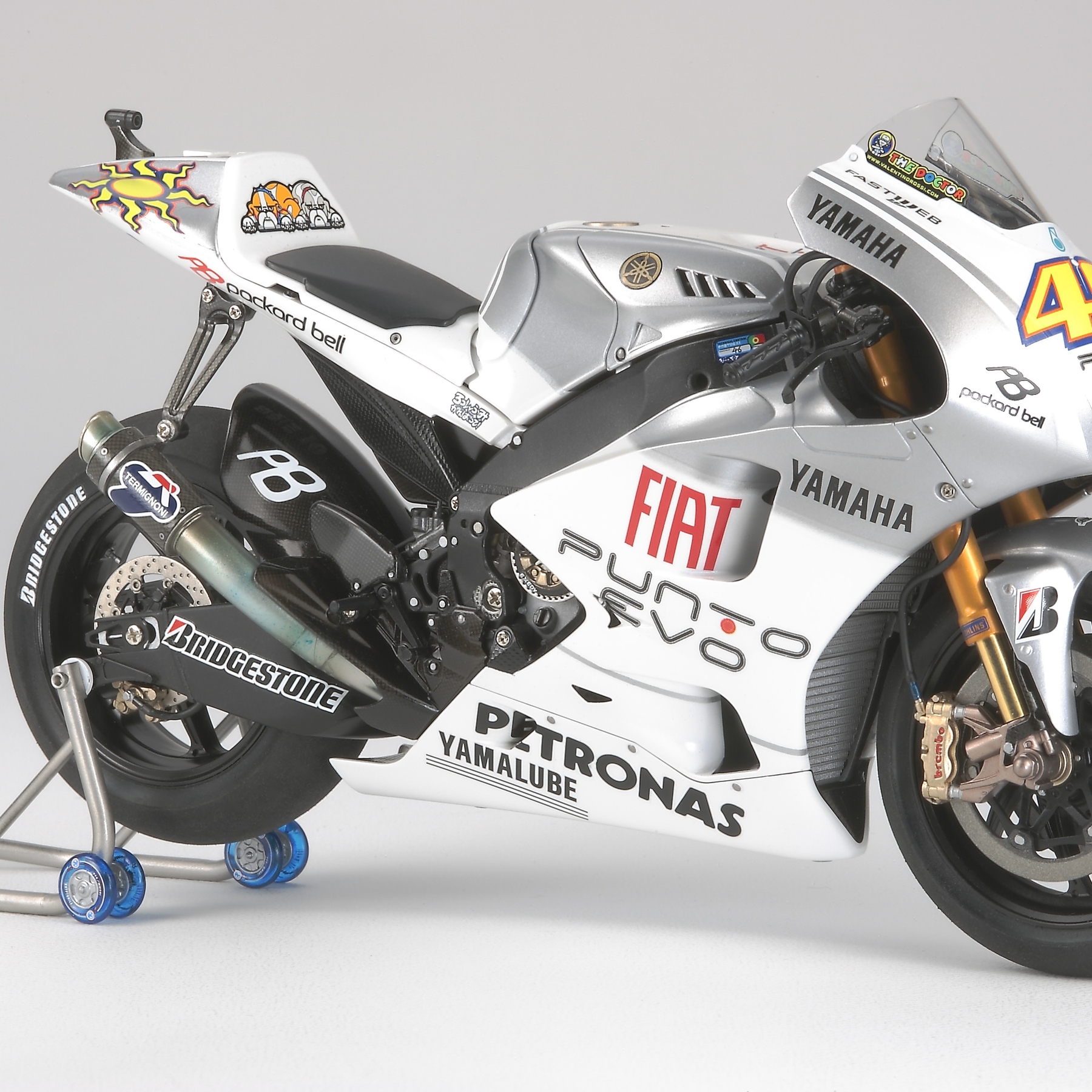 Yzr-M1 09 Fiat Yamaha Team Estoril Edition / Tamiya USA