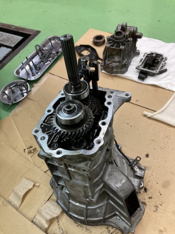 JB23 ジムニー メーンドライブ、カウンターシャフトベアリング交換